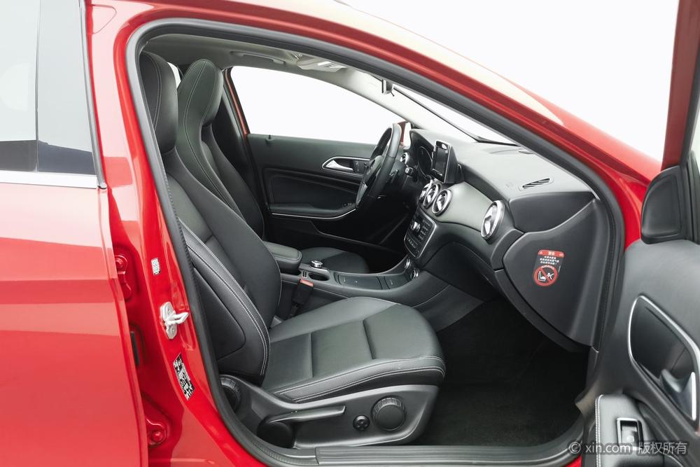 Mercedes-Benz GLA 2015 GLA 200 Dynamic – фото 13