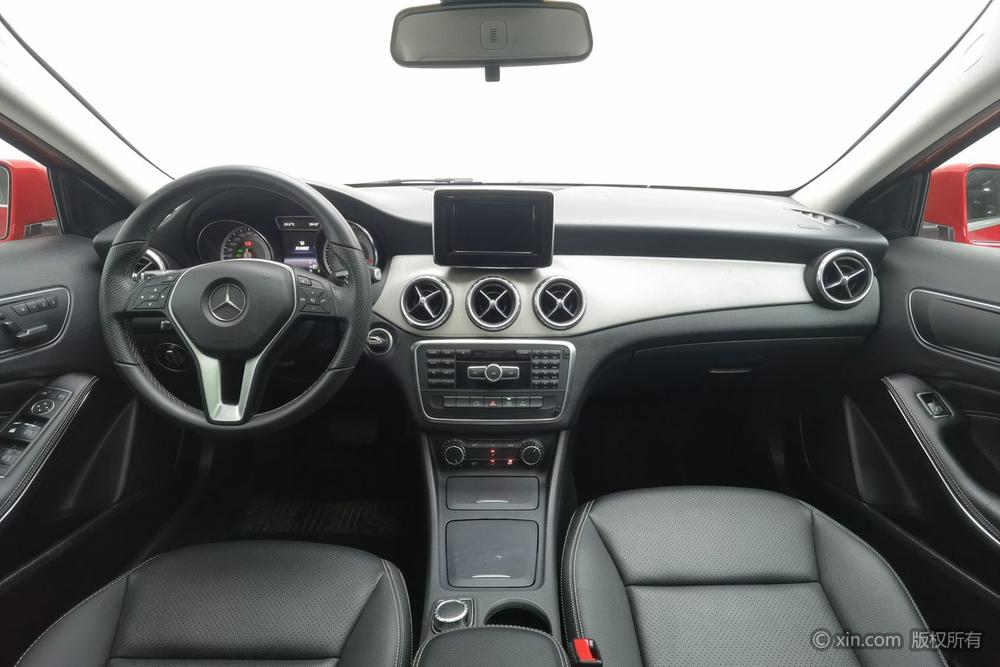 Mercedes-Benz GLA 2015 GLA 200 Dynamic – фото 14