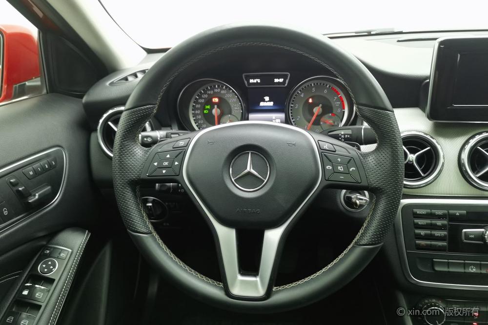 Mercedes-Benz GLA 2015 GLA 200 Dynamic – фото 15
