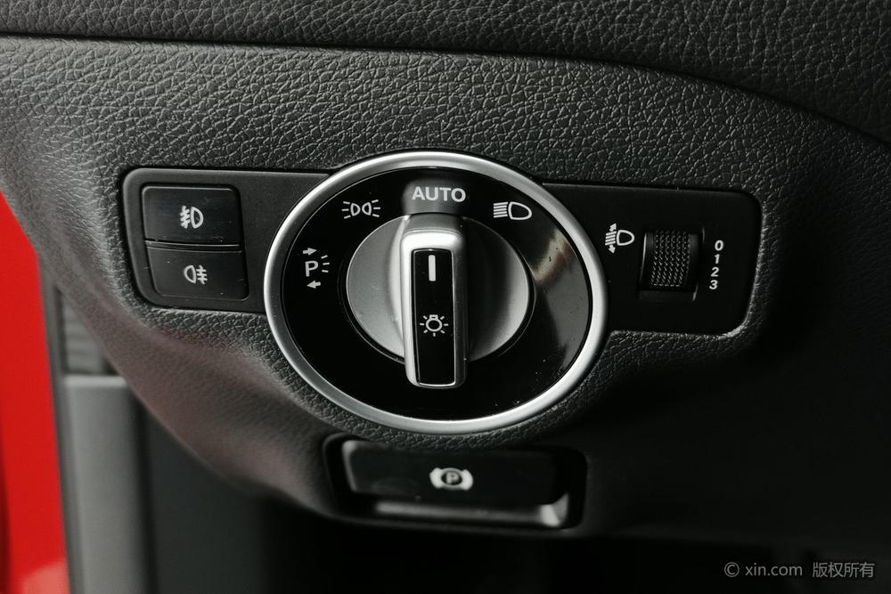 Mercedes-Benz GLA 2015 GLA 200 Dynamic – фото 17