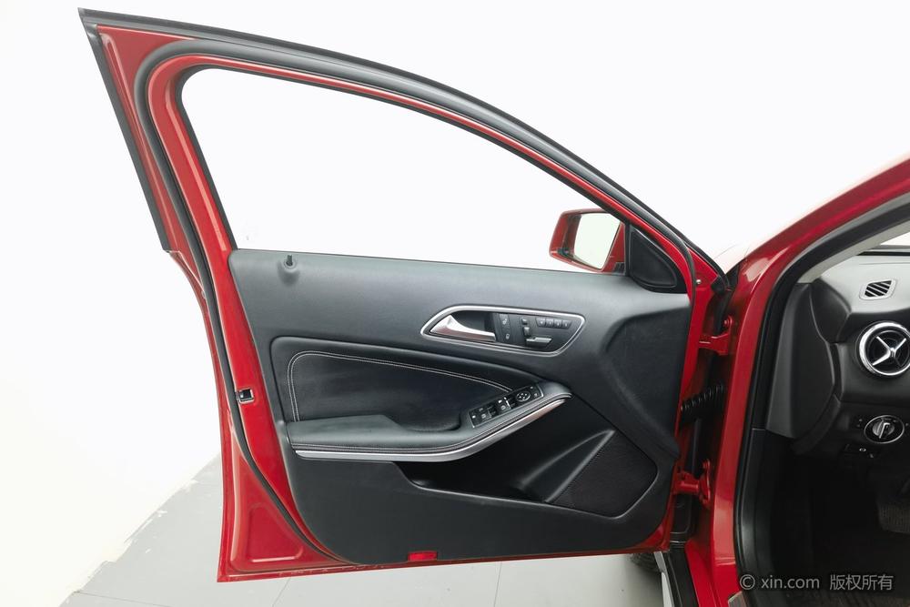 Mercedes-Benz GLA 2015 GLA 200 Dynamic – фото 22