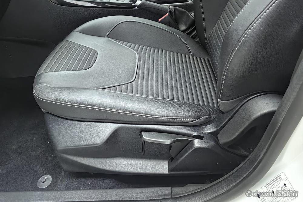 Ford Focus Hatchback 2015 EcoBoost 180 Automatic Elite – фото 18