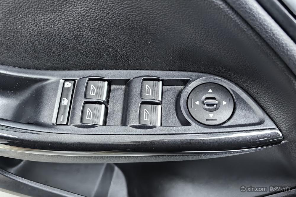 Ford Focus Hatchback 2015 EcoBoost 180 Automatic Elite – фото 22