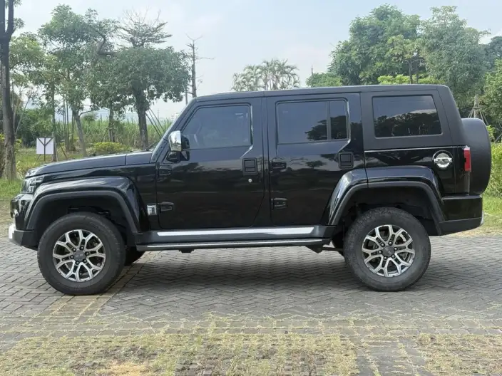 BAIC BJ40 2023 Model 2.0T Automatic 4WD City Hunter Edition Warrior Model