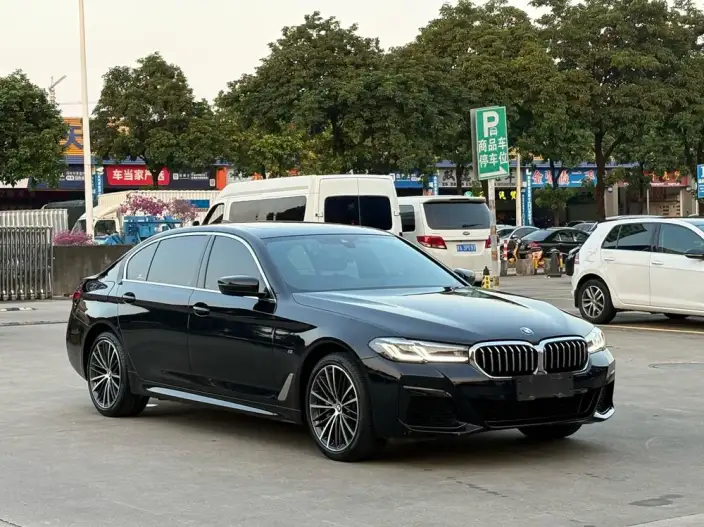 BMW 5 Series 2022 Model 530Li xDrive M Sports Set – фото 3