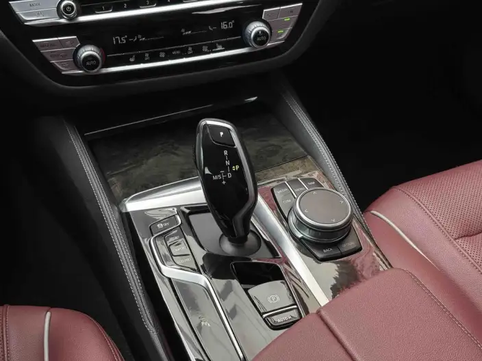 BMW 5 Series 2022 Model Facelift II 530Li Leading Model M Sports Set – фото 10