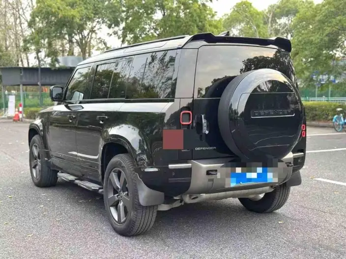 Land Rover Defender 2025 Model 110 3.0T P400 HSE X-Dynamic