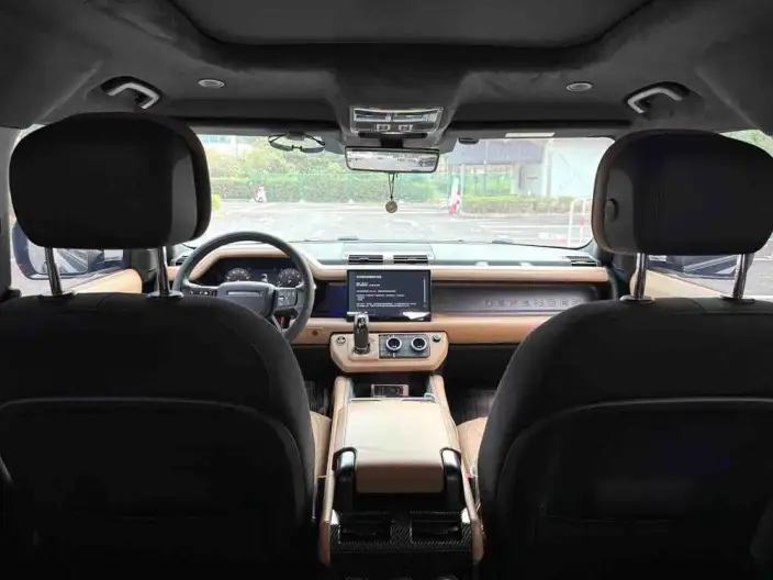 Land Rover Defender 2025 Model 110 3.0T P400 HSE X-Dynamic – фото 8