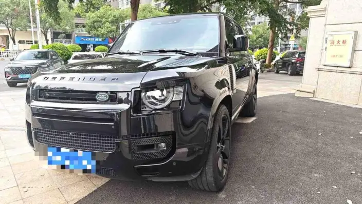 Land Rover Defender 2025 Model 110 3.0T P400 SE X-Dynamic