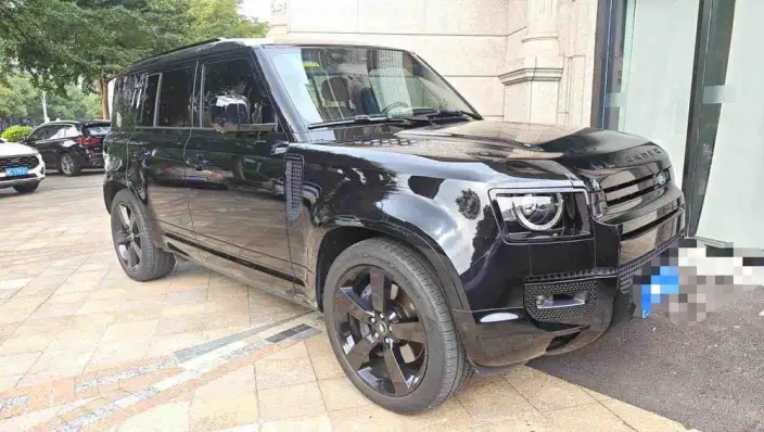 Land Rover Defender 2025 Model 110 3.0T P400 SE X-Dynamic