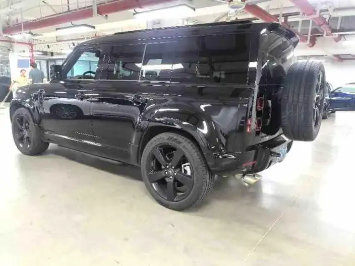Land Rover Defender 2025 Model 110 3.0T P400 SE X-Dynamic