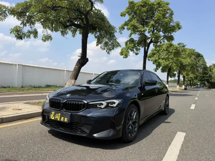 BMW 3 Series 2025 Model 330Li M Sports Night Set – фото 1