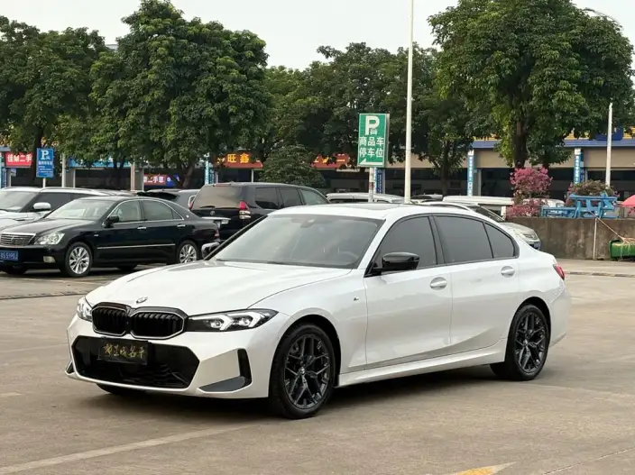 BMW 3 Series 2025 Model 330Li M Sports Night Set – фото 1