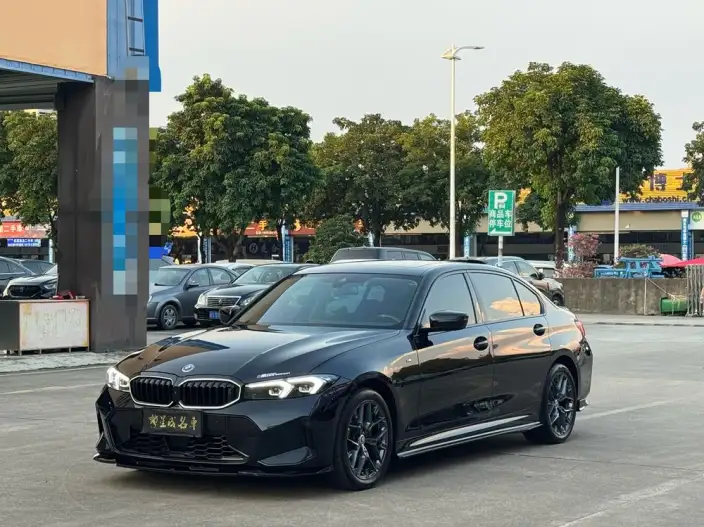BMW 3 Series 2025 Model 330Li M Sports Night Set – фото 1