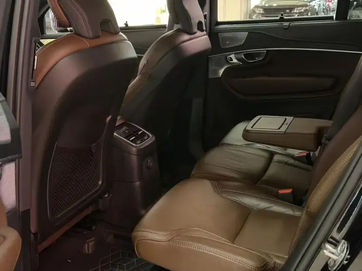 Volvo XC90 PHEV 2024 Model E Drive Hybrid T8 Long Battery Life Pro Smart Prestige Deluxe Edition 7 seat – фото 9