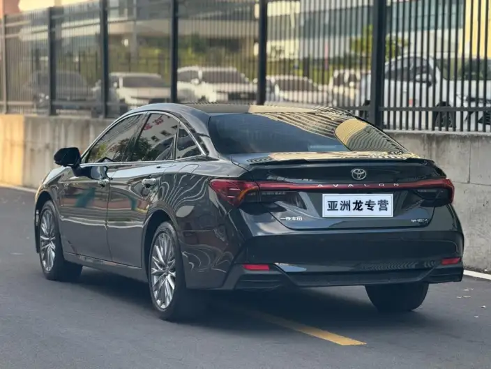 Toyota Avalon 2024 Model Intelligent Hybrid 2.5L E-CVT XLE Premium Edition – фото 4