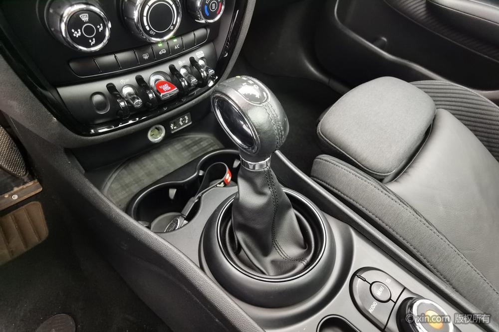 MINI CLUBMAN 2016 Facelift 1.5T COOPER – фото 14
