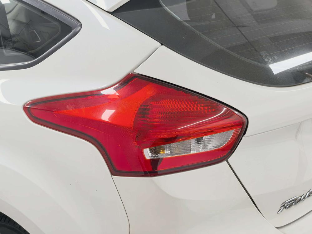 Ford Focus 2015 модификация лян кузов 1.6L автоматическое Fashion тип – фото 13