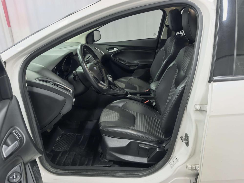 Ford Focus 2015 модификация лян кузов 1.6L автоматическое Fashion тип – фото 17