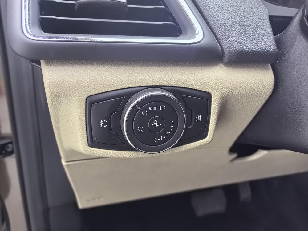 Ford Escort 2015 модификация 1.5L автоматическое Com f ort – фото 19