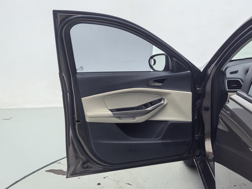 Ford Escort 2015 модификация 1.5L автоматическое Com f ort – фото 26