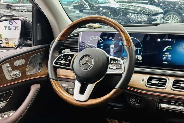 Mercedes-Benz GLS 2023 GLS 450 4MATIC Luxury – фото 9