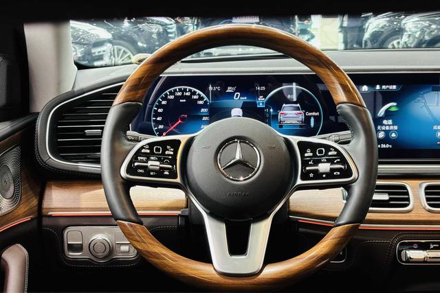 Mercedes-Benz GLS 2023 GLS 450 4MATIC Luxury – фото 10