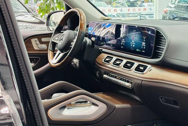 Mercedes-Benz GLS 2023 GLS 450 4MATIC Luxury – фото 11