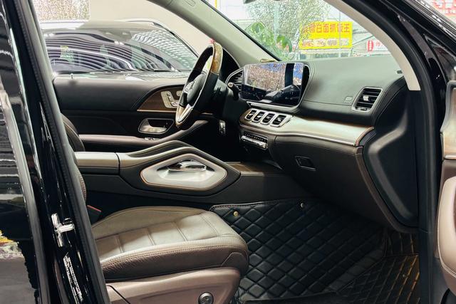 Mercedes-Benz GLS 2023 GLS 450 4MATIC Luxury – фото 39