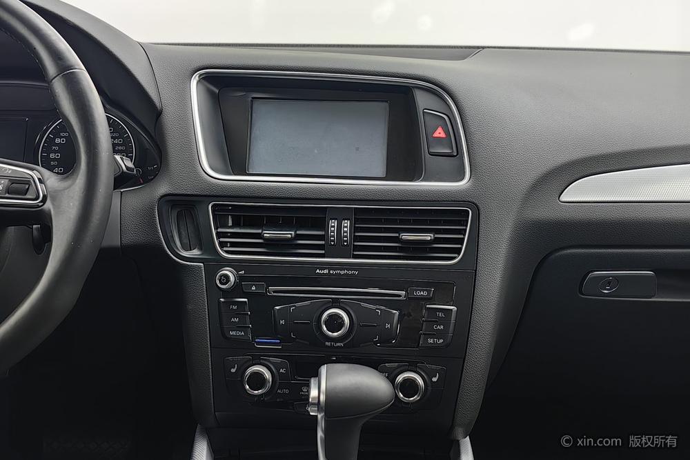 Audi Q5 2013 40 TFSI Technology – фото 14