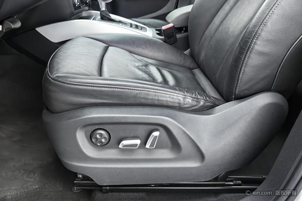 Audi Q5 2013 40 TFSI Technology – фото 18