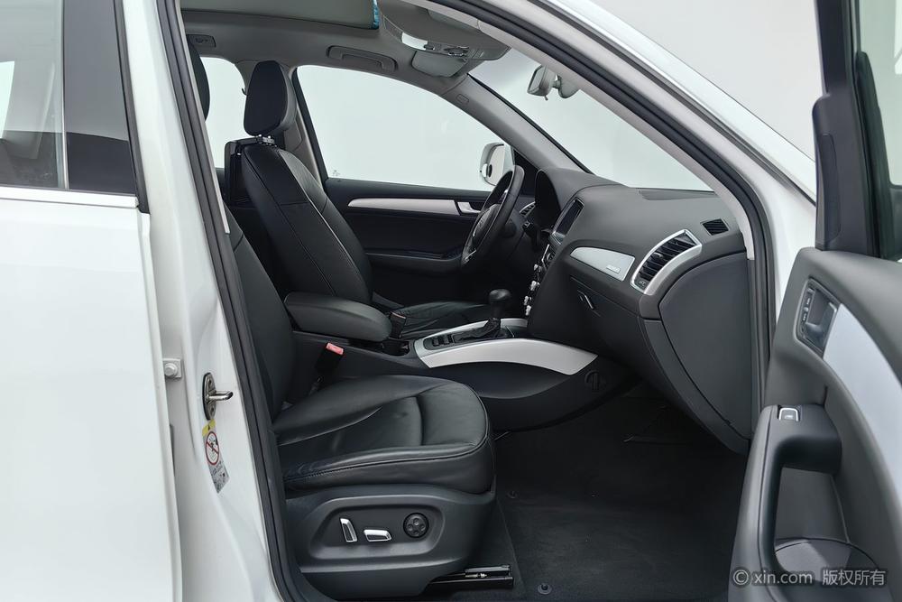 Audi Q5 2013 40 TFSI Technology – фото 24