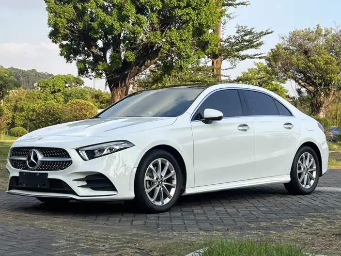 Mercedes-Benz A-class 2022 Model A 200 L Sports sedan Fashion Edition