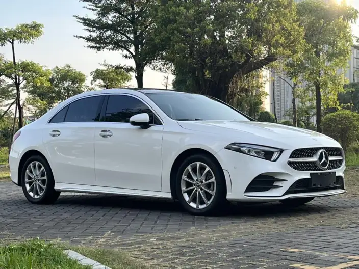Mercedes-Benz A-class 2022 Model A 200 L Sports sedan Fashion Edition