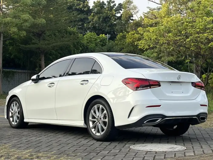 Mercedes-Benz A-class 2022 Model A 200 L Sports sedan Fashion Edition – фото 5