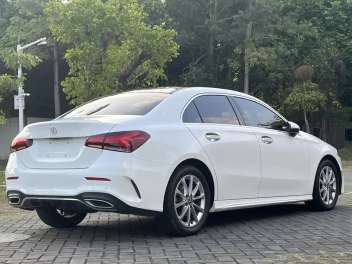 Mercedes-Benz A-class 2022 Model A 200 L Sports sedan Fashion Edition – фото 7