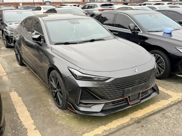 Changan UNI-V 2022 Model 1.5T Sports Edition