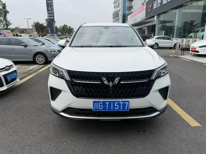 WULING Asta 2021 Model 1.5T Manual Starlight Edition