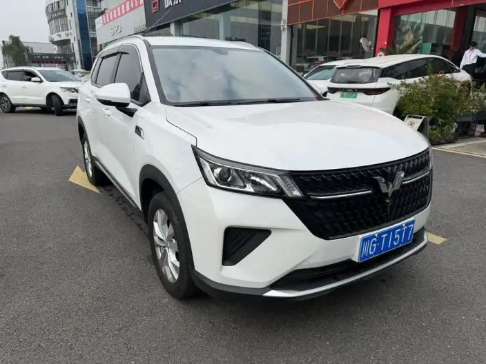 WULING Asta 2021 Model 1.5T Manual Starlight Edition