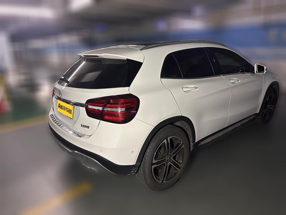Mercedes-Benz GLA 2018 GLA 200 Fashion