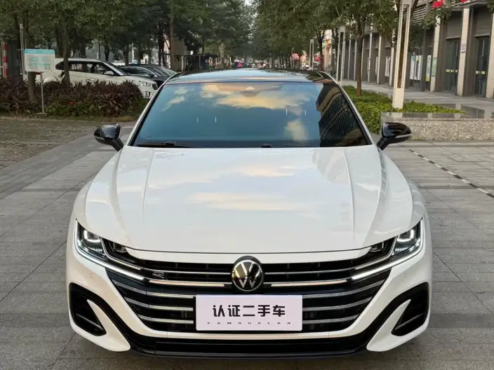 Volkswagen CC 2024 Model 380TSI Eye-catching version