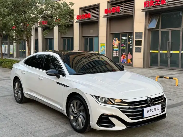 Volkswagen CC 2024 Model 380TSI Eye-catching version
