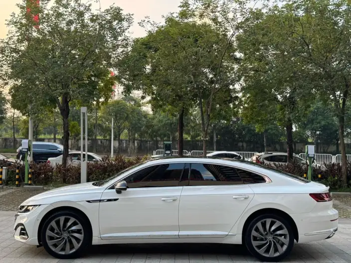 Volkswagen CC 2024 Model 380TSI Eye-catching version