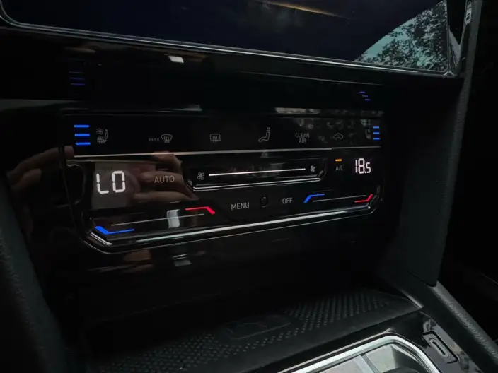 Volkswagen CC 2024 Model 380TSI Eye-catching version – фото 8