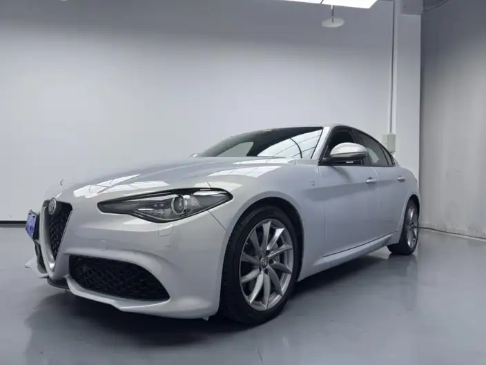 Alfa Romeo Giulia 2022 Model 2.0T 280HP Ti Driver-controlled Edition – фото 1