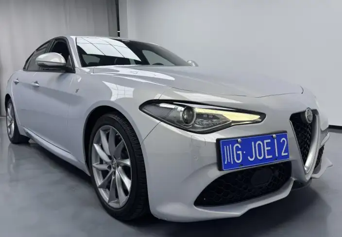 Alfa Romeo Giulia 2022 Model 2.0T 280HP Ti Driver-controlled Edition – фото 2