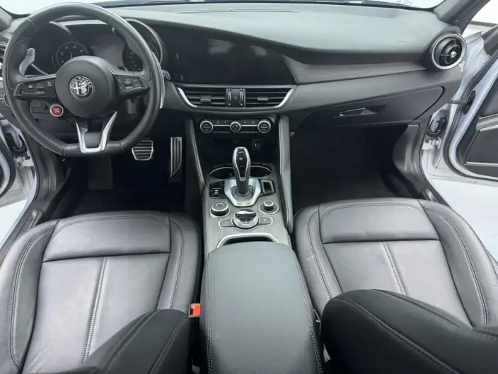 Alfa Romeo Giulia 2022 Model 2.0T 280HP Ti Driver-controlled Edition – фото 6