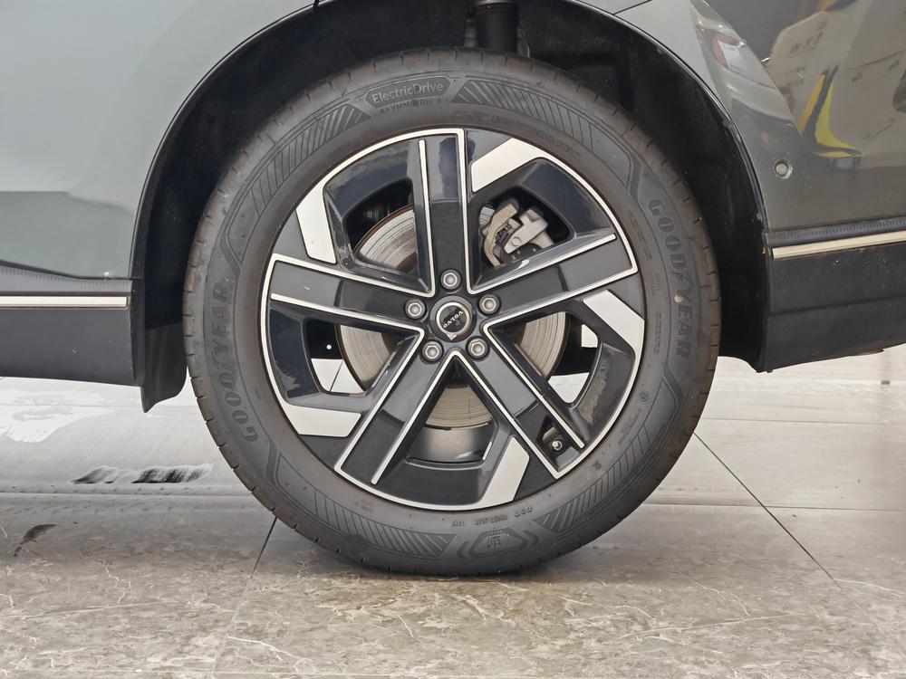 Volvo XC70 2026 модификация 2WD Long Battery Li f e Pro Core – фото 9