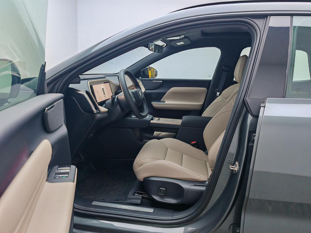 Volvo XC70 2026 модификация 2WD Long Battery Li f e Pro Core – фото 17