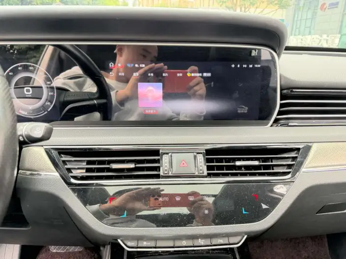 Hongqi HS5 2022 Model Facelift 2.0T Smart Flag Enjoy Edition – фото 8